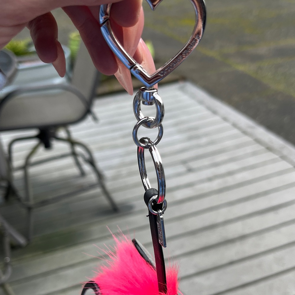 NWOT Pink Fluffy Victoria’s Secret Fashion Show Keychain/Bag Charm - Picture 2 of 5